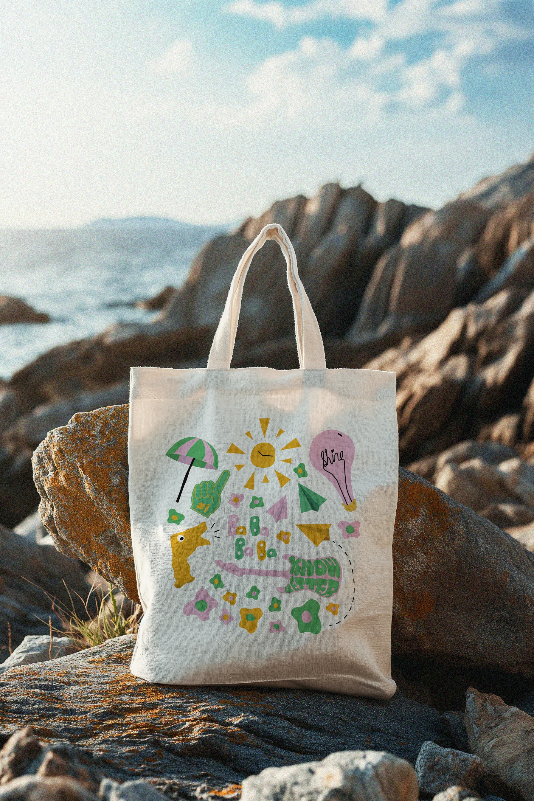 Tote bag with drawn designs